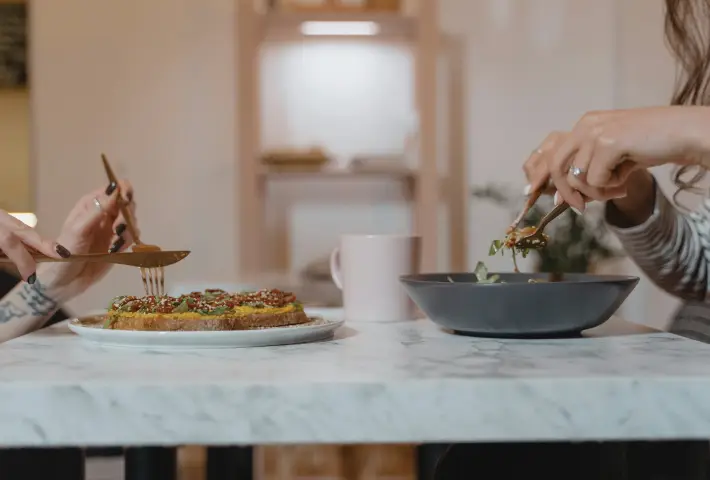 Rééquilibrage alimentaire VS régime : quelle est la meilleure approche pour votre santé ?